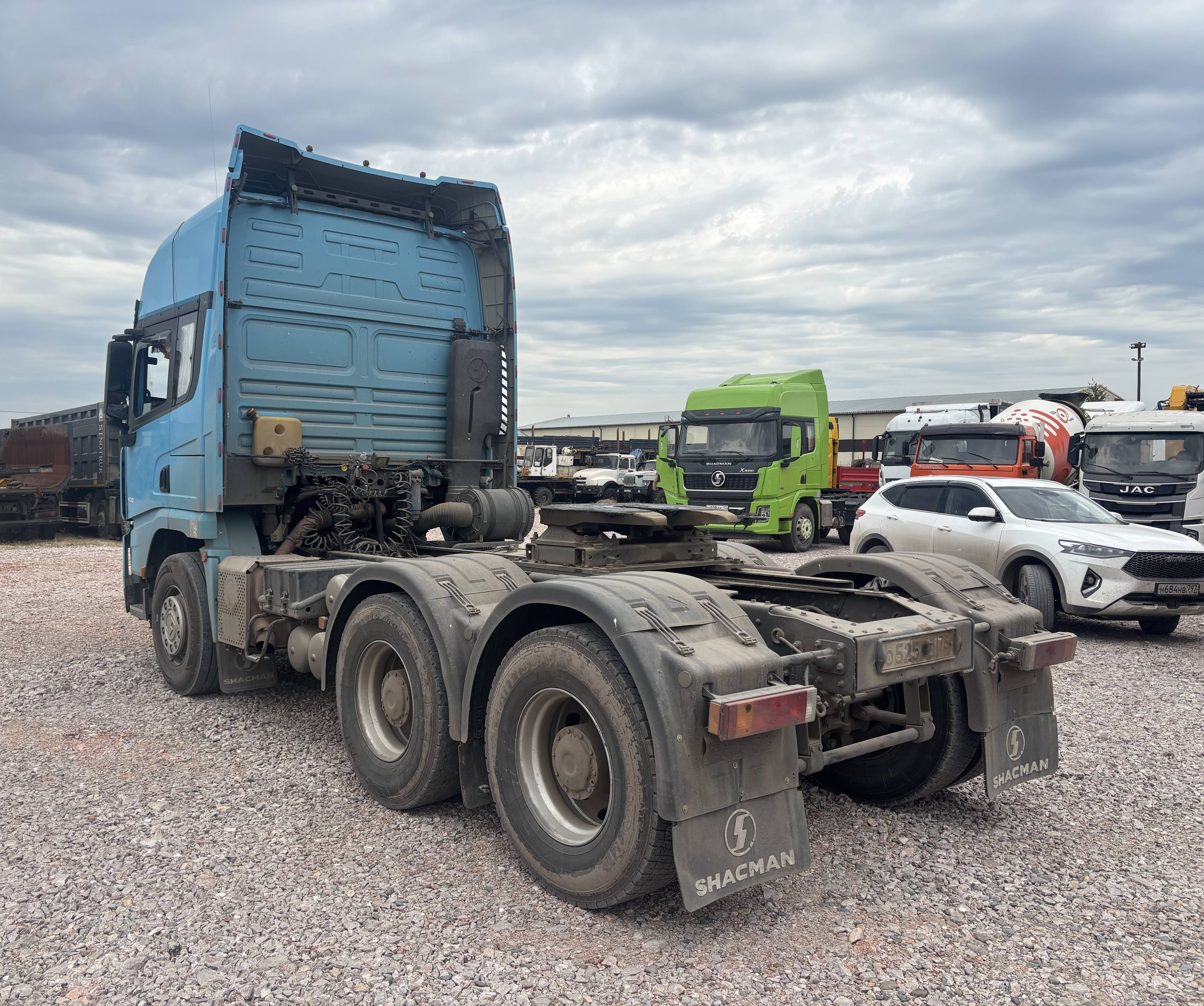 Shacman SX42584V324,  250 370 км, 2023 года в лизинг