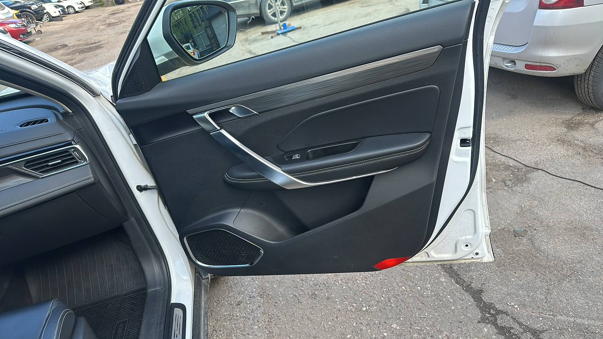 Geely Atlas Pro,  158 553 км, 2023 года в лизинг