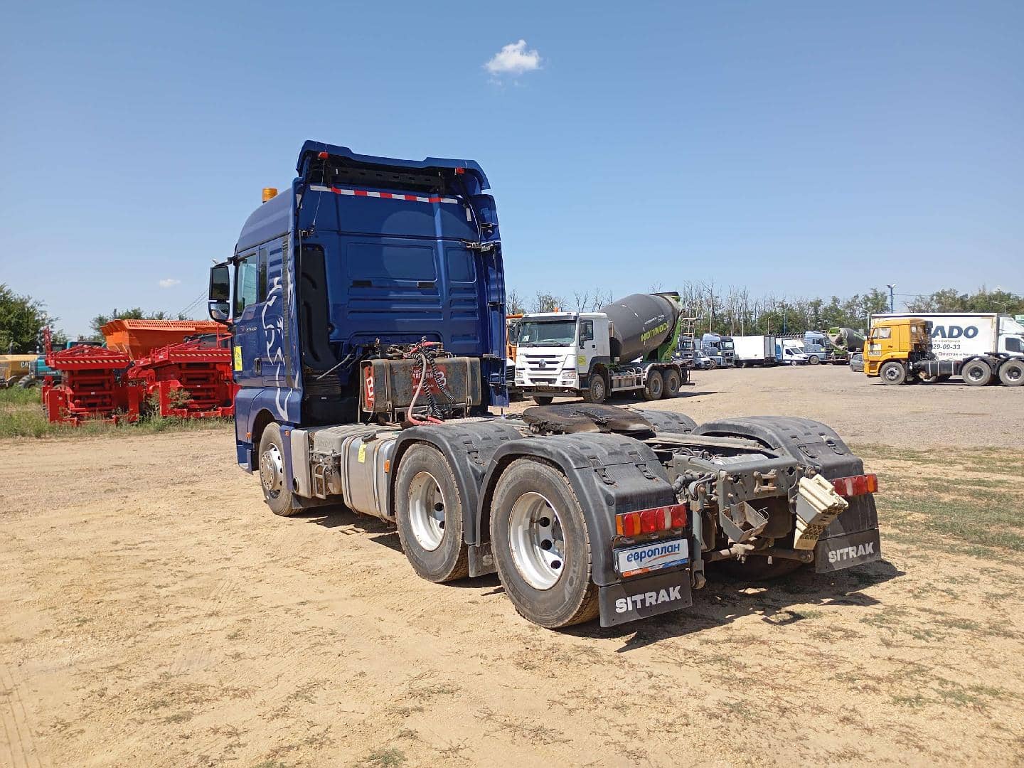 Sitrak С7Н MAX 6×4 ZZ4256V364HE,  165 355 км, 2023 года в лизинг