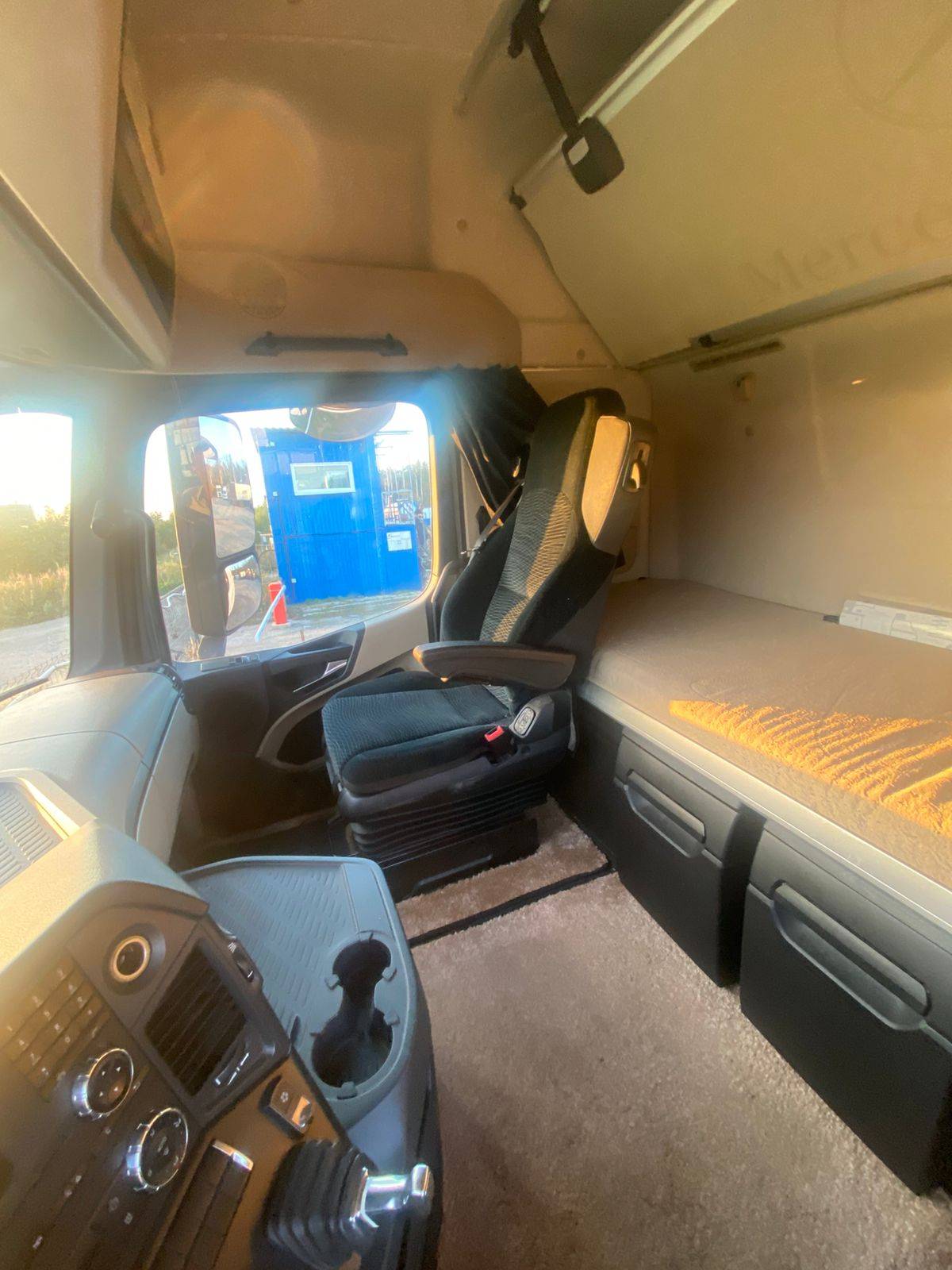 Mercedes-Benz Actros 4 1845 LS 4x2 (BigSpace),  708 295 км, 2018 года в лизинг