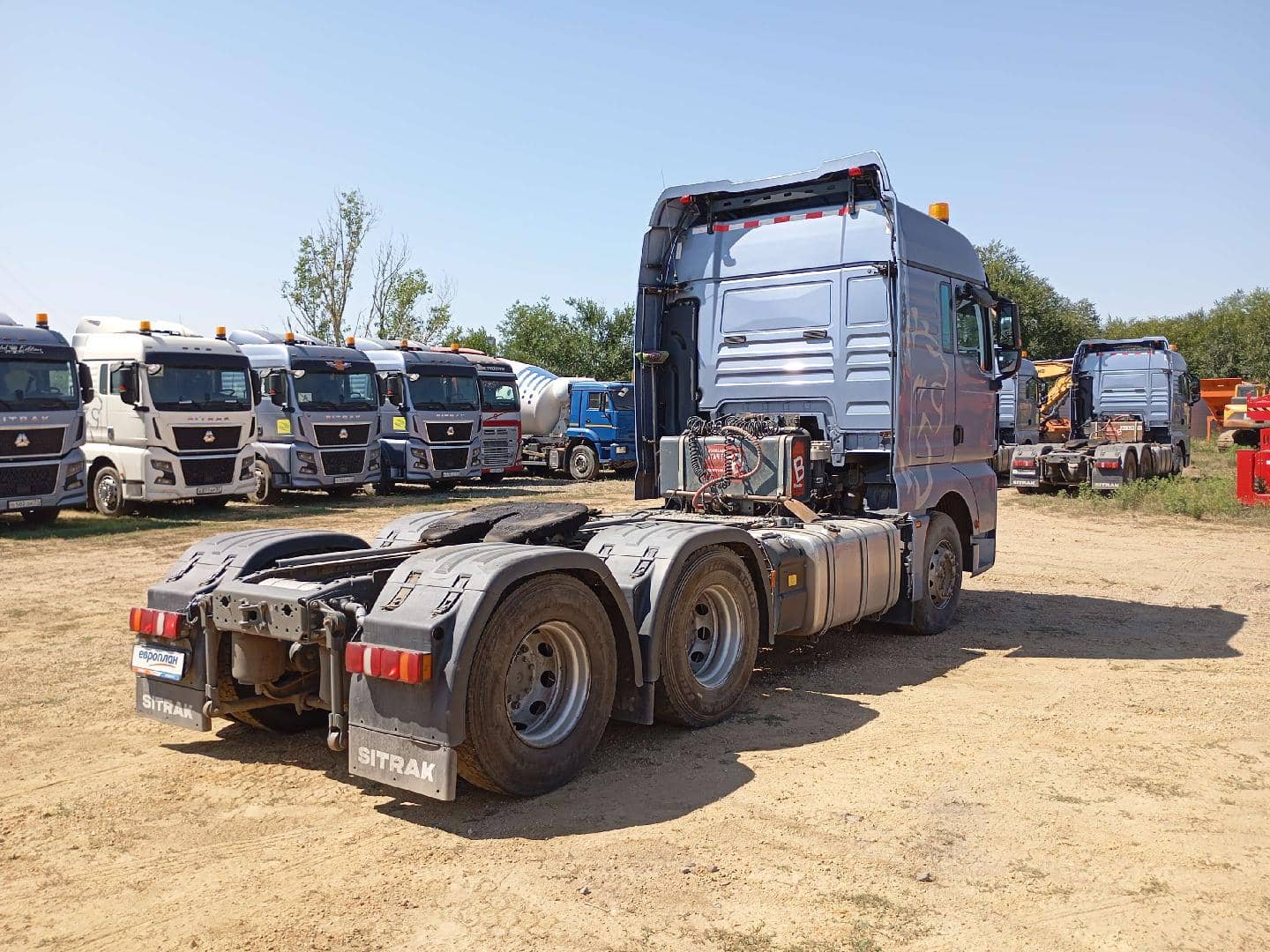 Sitrak С7Н MAX 6×4 ZZ4256V364HE,  184 967 км, 2023 года в лизинг