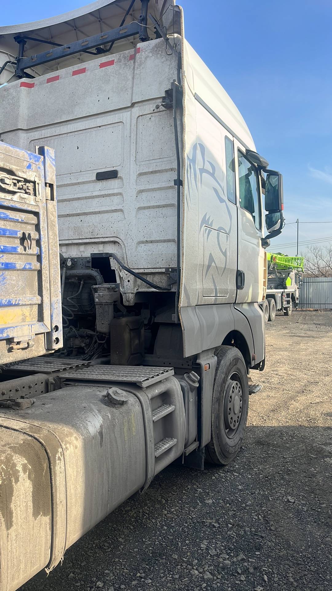 Sitrak С7Н MAX 6×4 ZZ4256V364HE,  128 053 км, 2023 года в лизинг