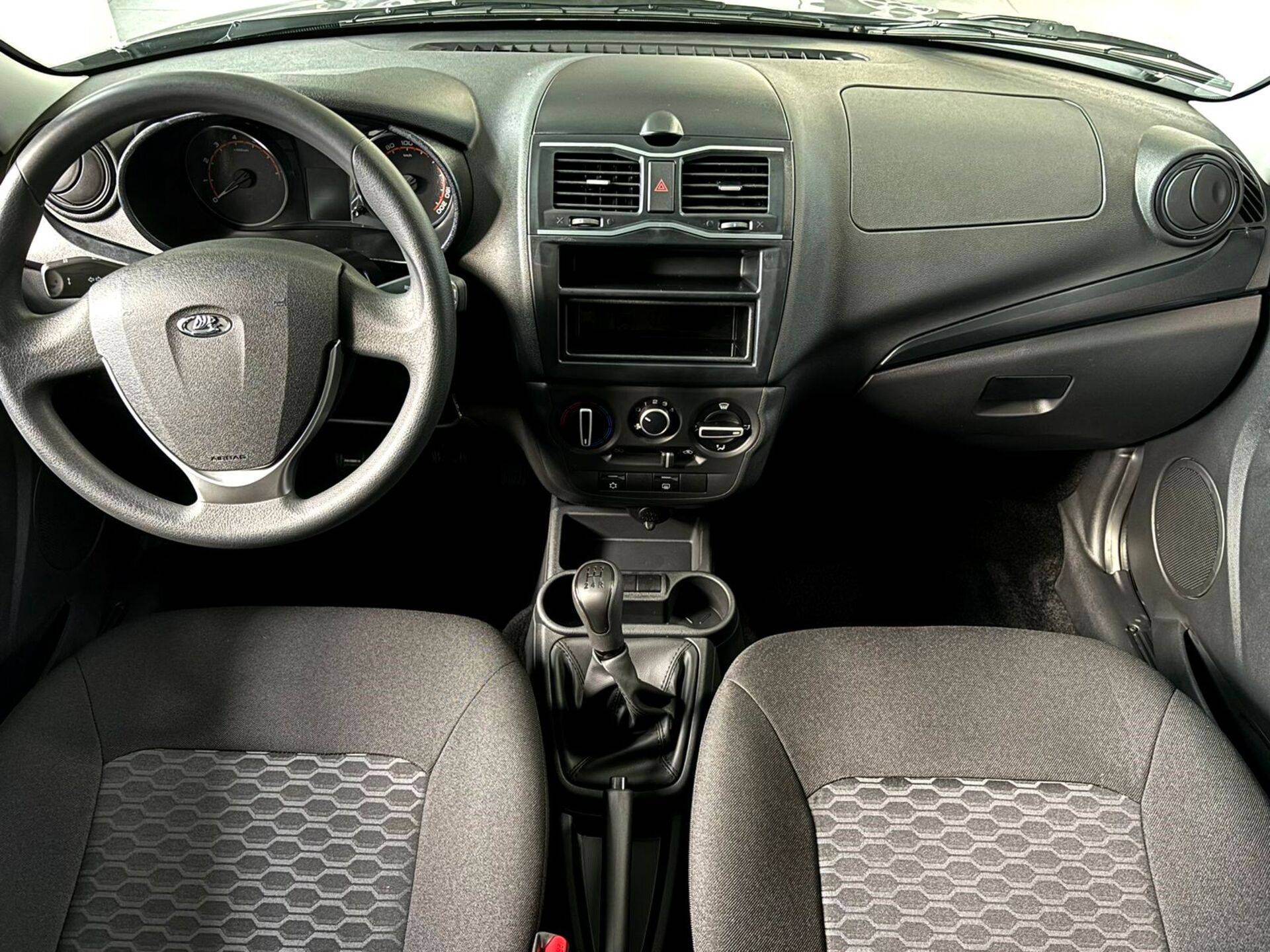 Lada Granta седан Classic 24 Кондиционер 1.6 90hp 5MT