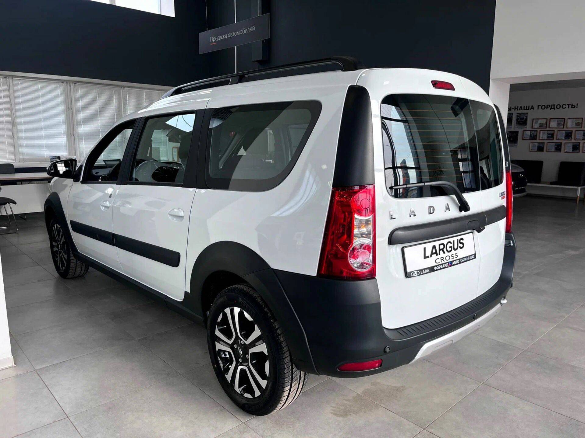 Lada Largus Cross Enjoy 5 мест 1.6 106hp 5MT