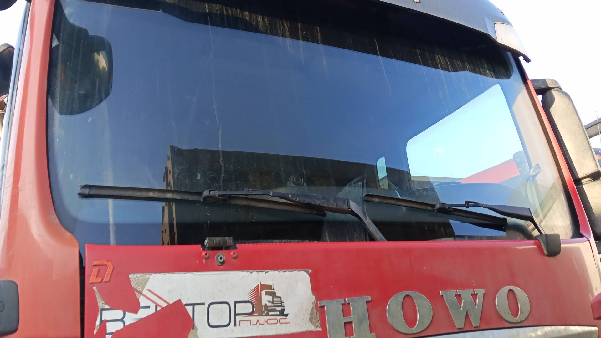 HOWO ZZ3317V386GE1 8х4,  153 813 км, 2022 года