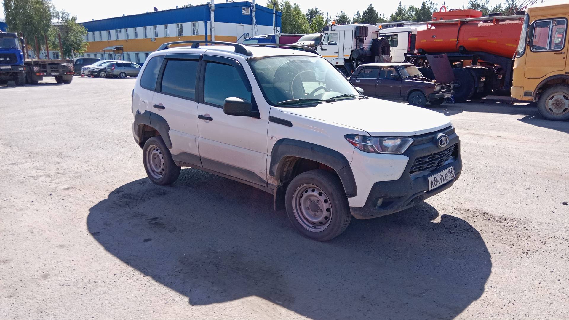 Lada Niva Travel