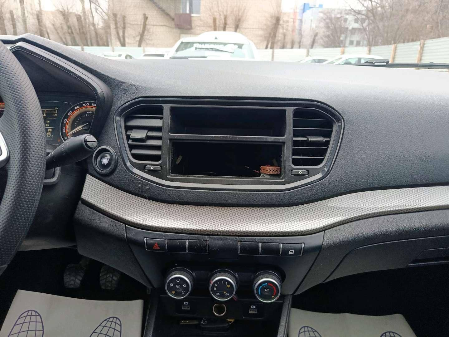 Lada Vesta седан,  107 936 км, 2023 года в лизинг
