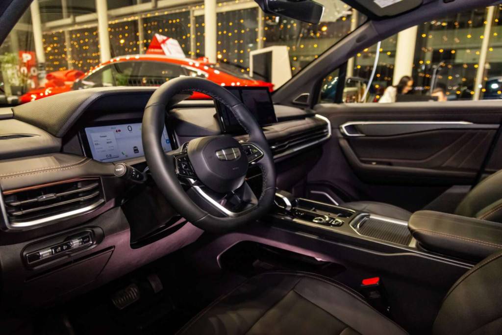 Geely Okavango Flagship 2.0T 7DCT 2WD