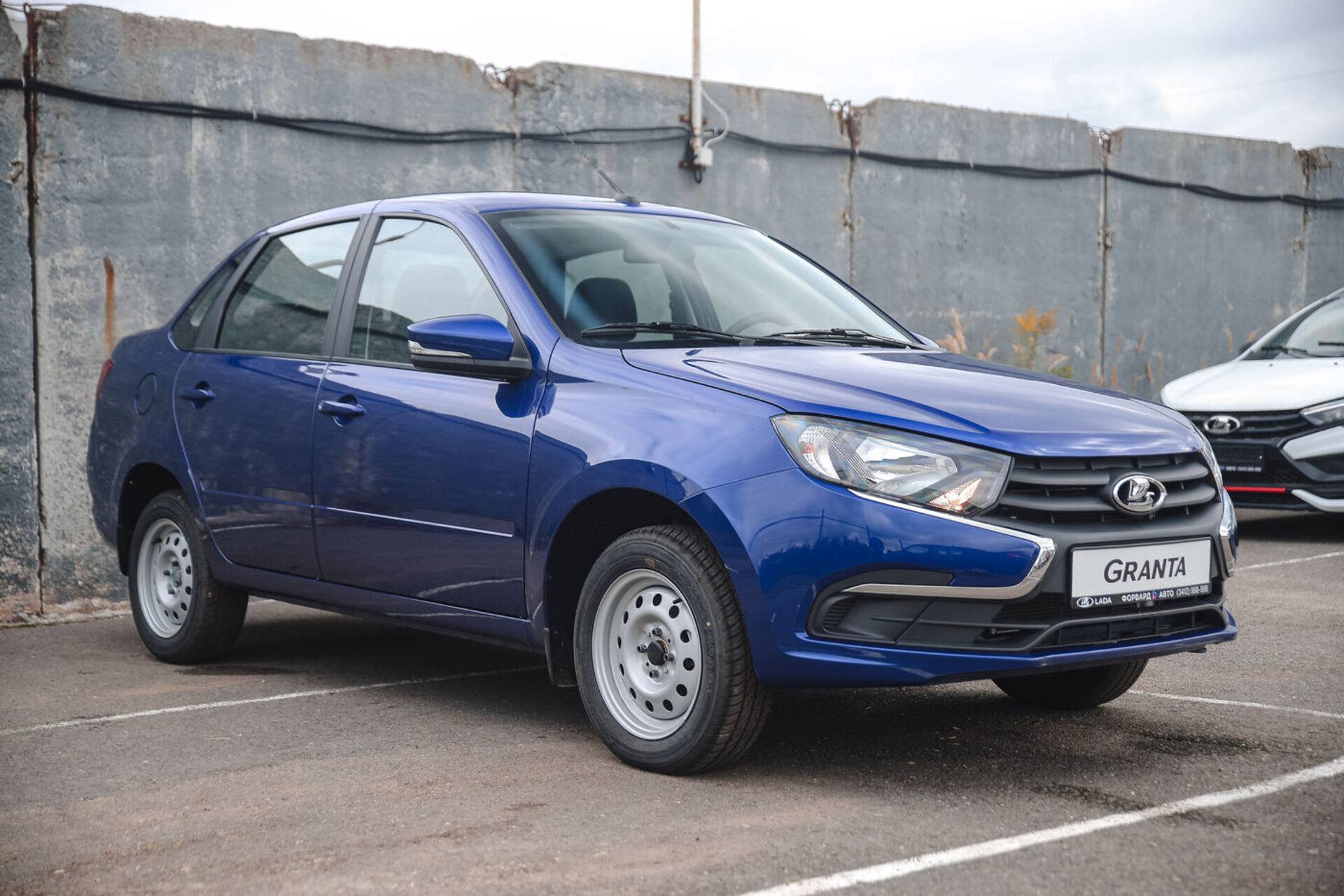 Lada Granta седан Comfort 1.6 90hp 5MT