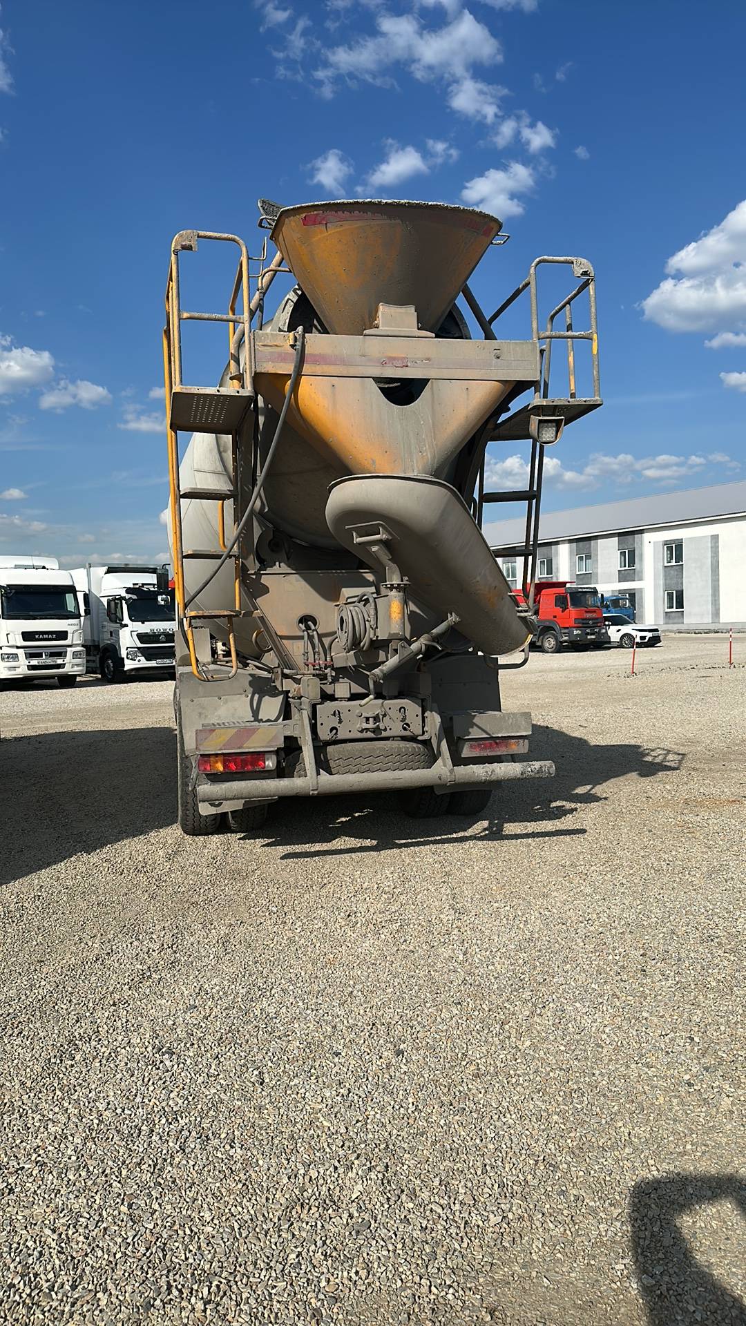 HOWO ZZ5407GJBS3667E 8x4,  56 198 км, 2023 года в лизинг