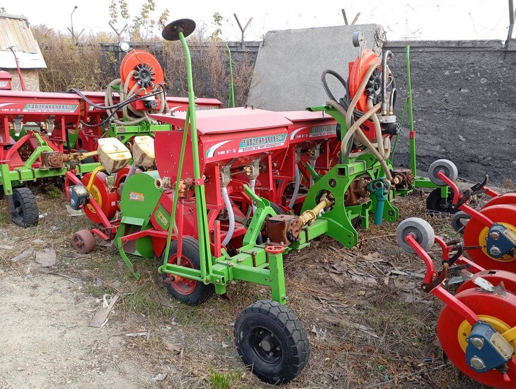 Jilin Kangda Agricultural Machinery 2BXF-27 Многофункциональная рядовая сеялка для посева и внесения удобрений,  1 км, 2022 года в лизинг