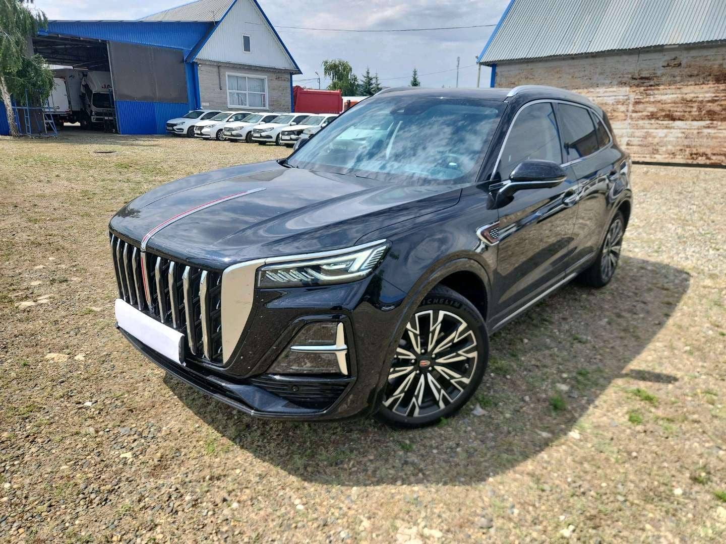 Hongqi HS5