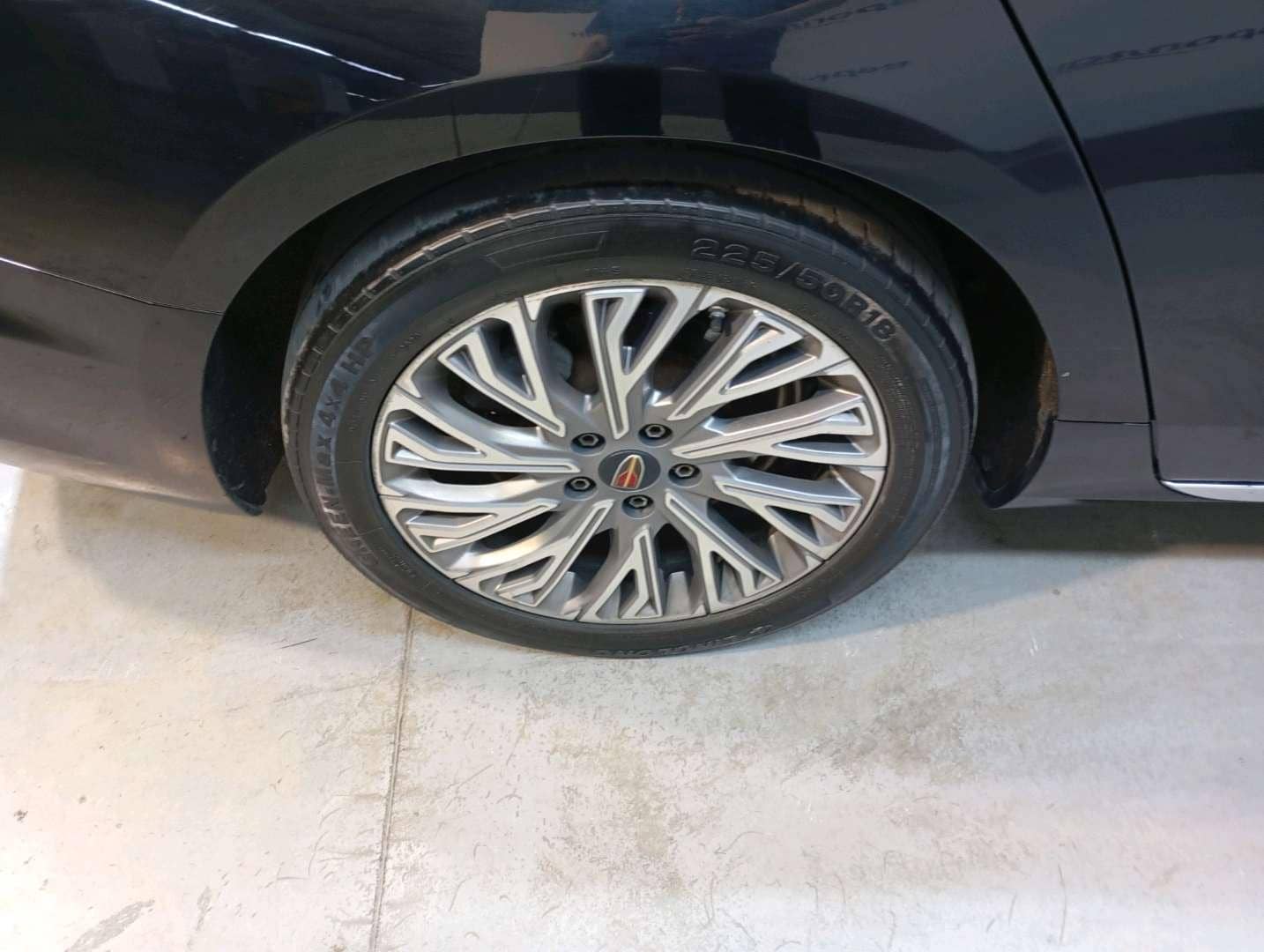 Hongqi H5,  213 541 км, 2023 года в лизинг