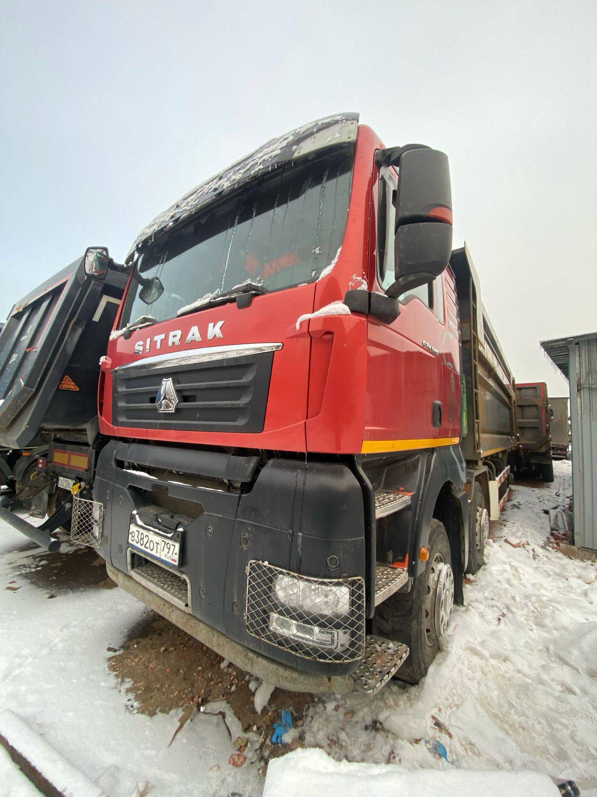 Sitrak ZZ3316V386ME