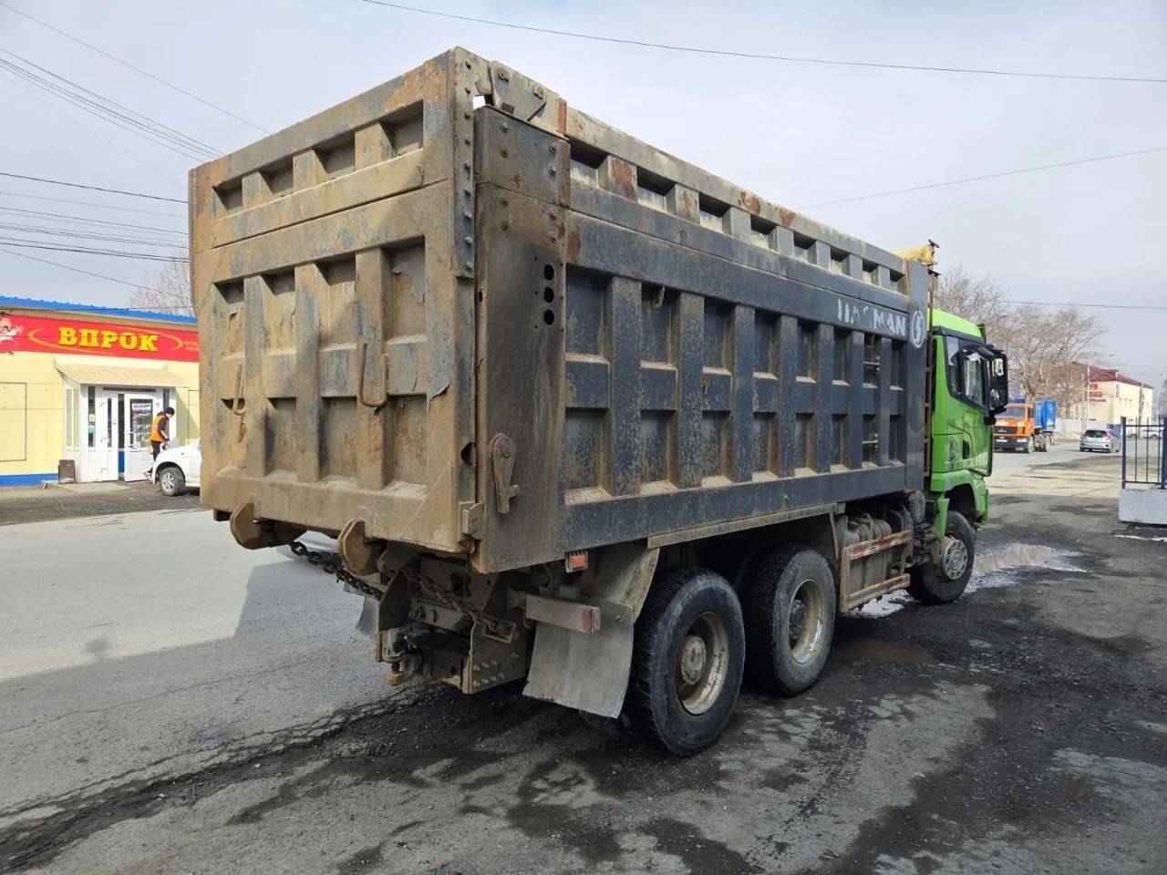 Shacman SX32586T384C,  140 800 км, 2022 года в лизинг