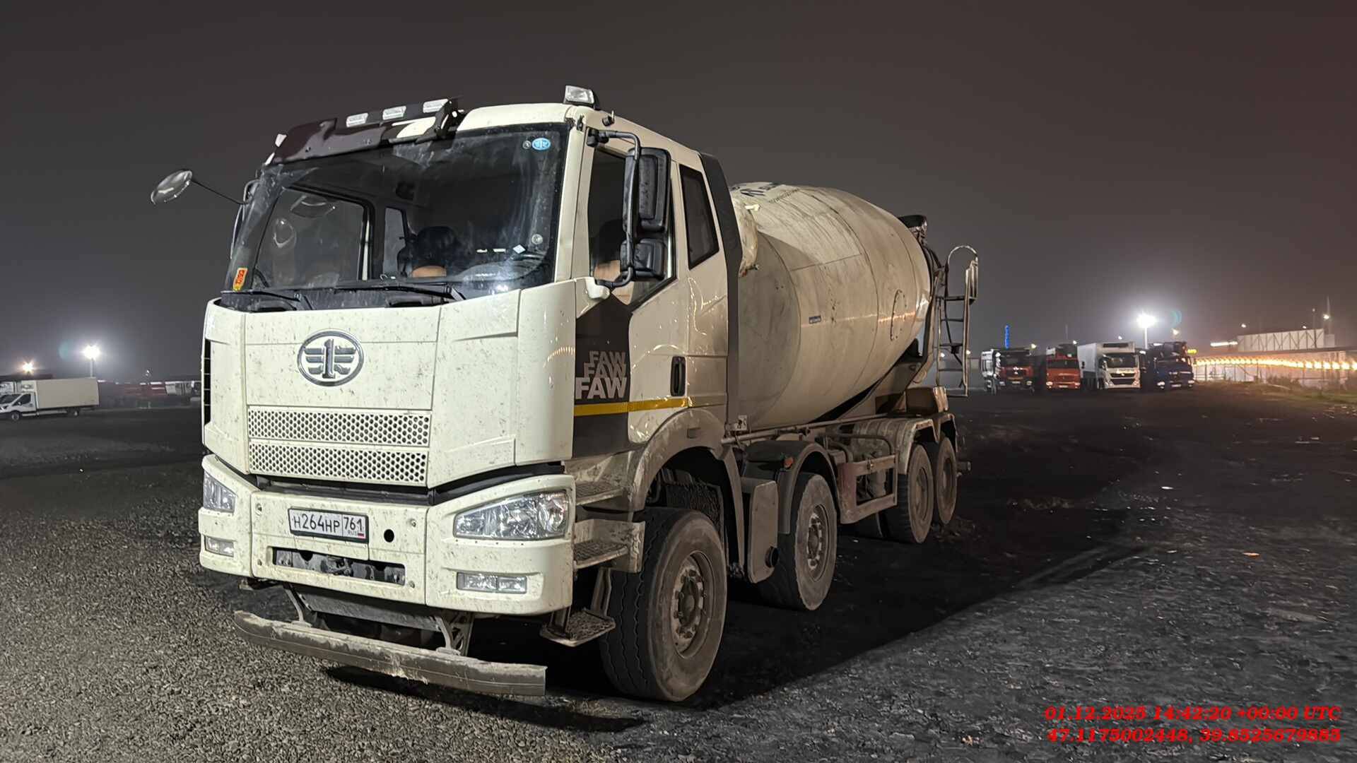 FAW CA3310P66K24T4E5 8x4,  68 680 км, 2022 года в лизинг