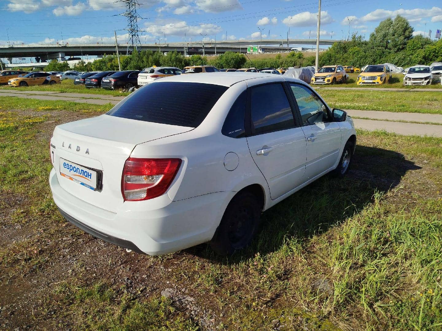 Lada Granta седан,  118 809 км, 2023 года в лизинг