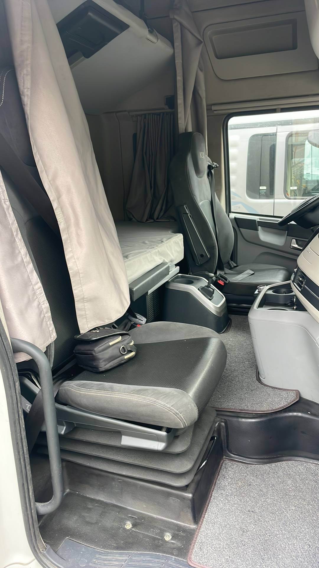 DongFeng DFH4186 (KX),  238 800 км, 2023 года в лизинг