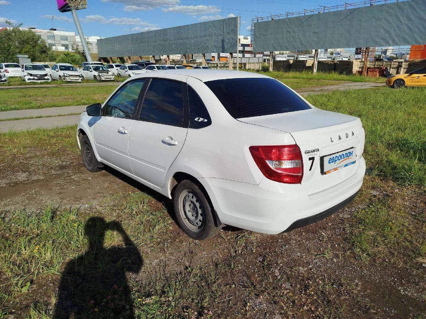 Lada Granta седан,  118 809 км, 2023 года в лизинг