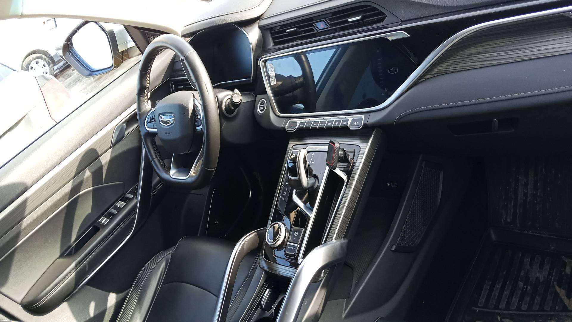 Geely Atlas Pro,  114 011 км, 2024 года в лизинг