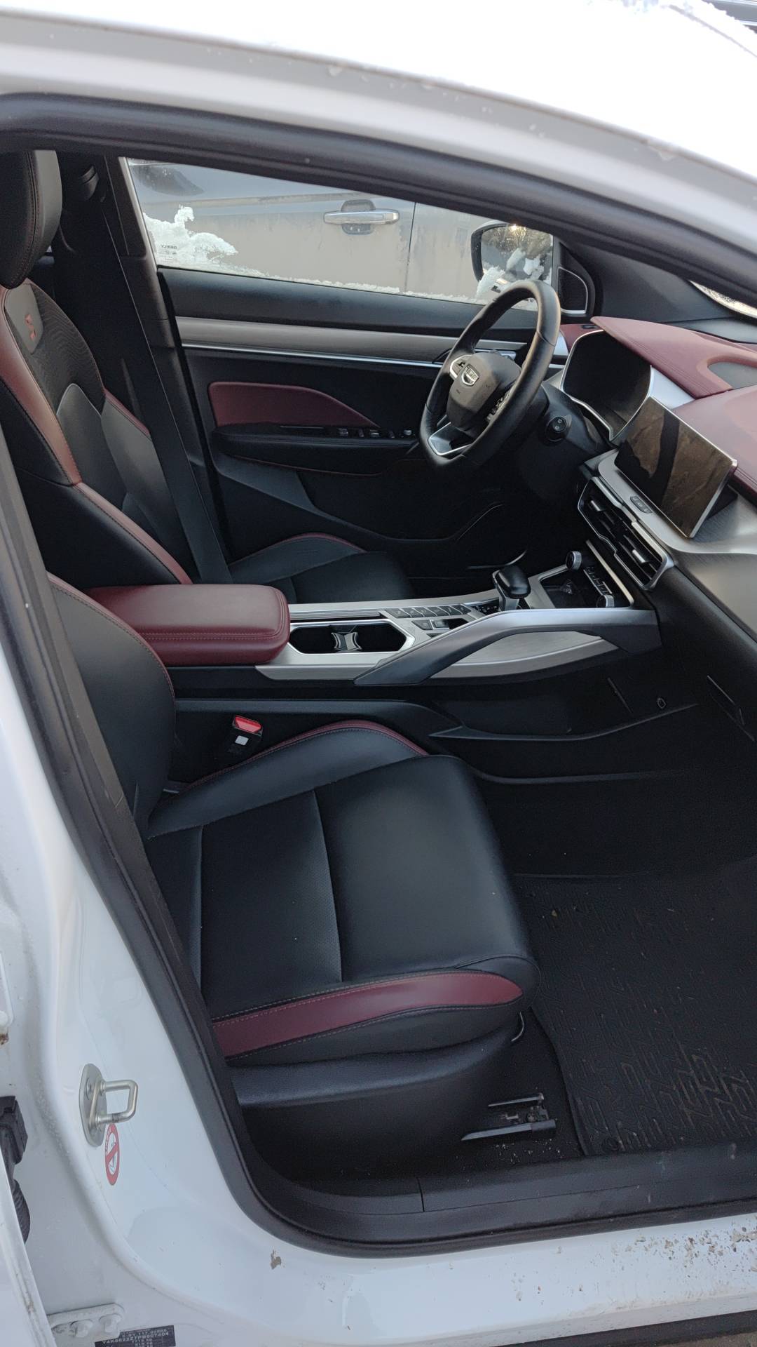 Geely Coolray,  36 370 км, 2023 года в лизинг