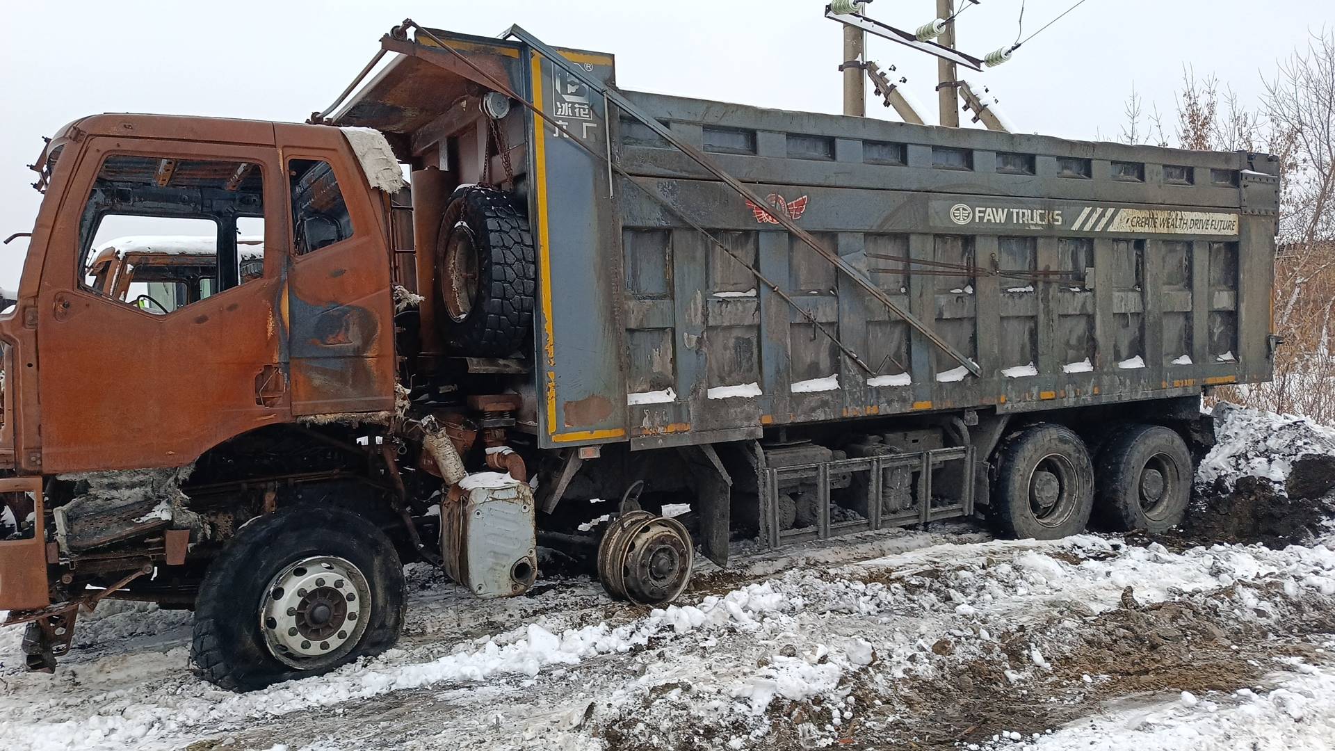 FAW CA3310P66K24T4E5 8х4,  195 000 км, 2022 года