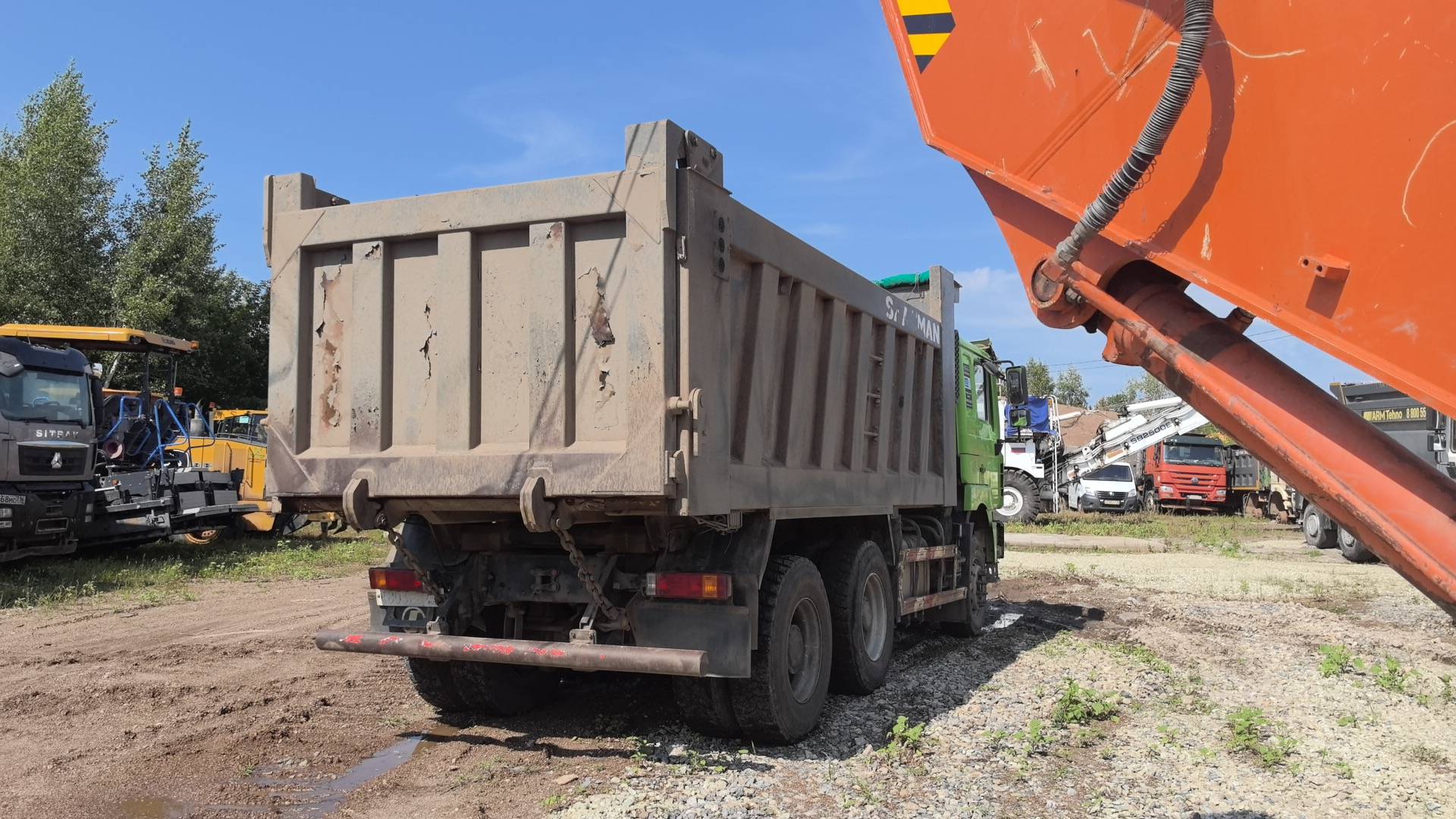 Shacman SX3258DR384,  201 873 км, 2022 года в лизинг