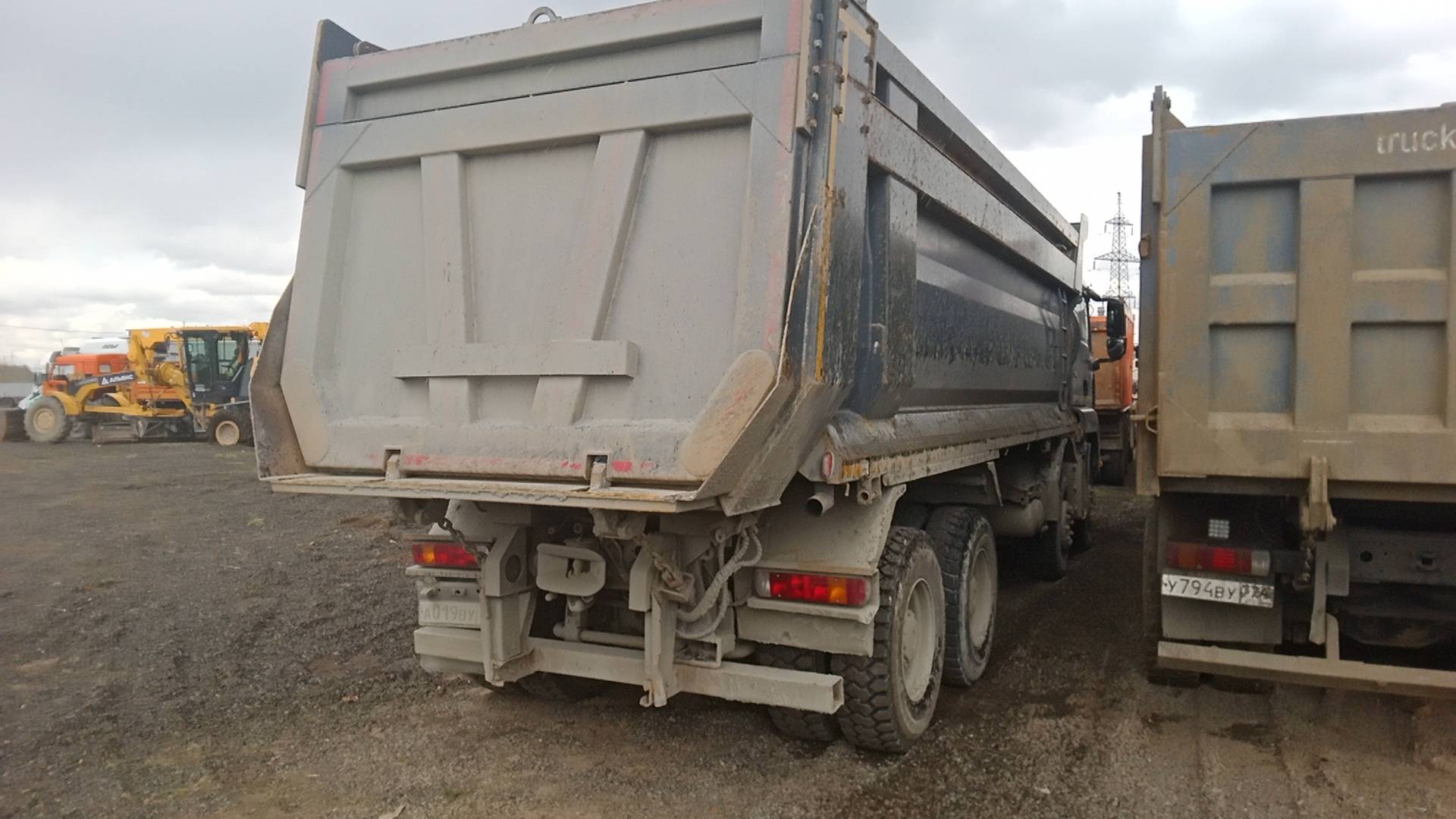 HOWO ZZ3317V386GE1 8х4,  127 142 км, 2023 года в лизинг