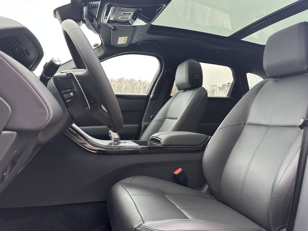 Land Rover Velar 2.0 250 Дайнэмик СЕ (Dynamic SE)