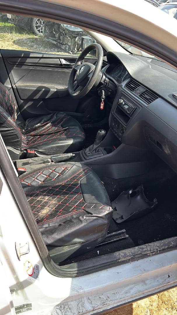 Skoda Rapid,  212 786 км, 2019 года