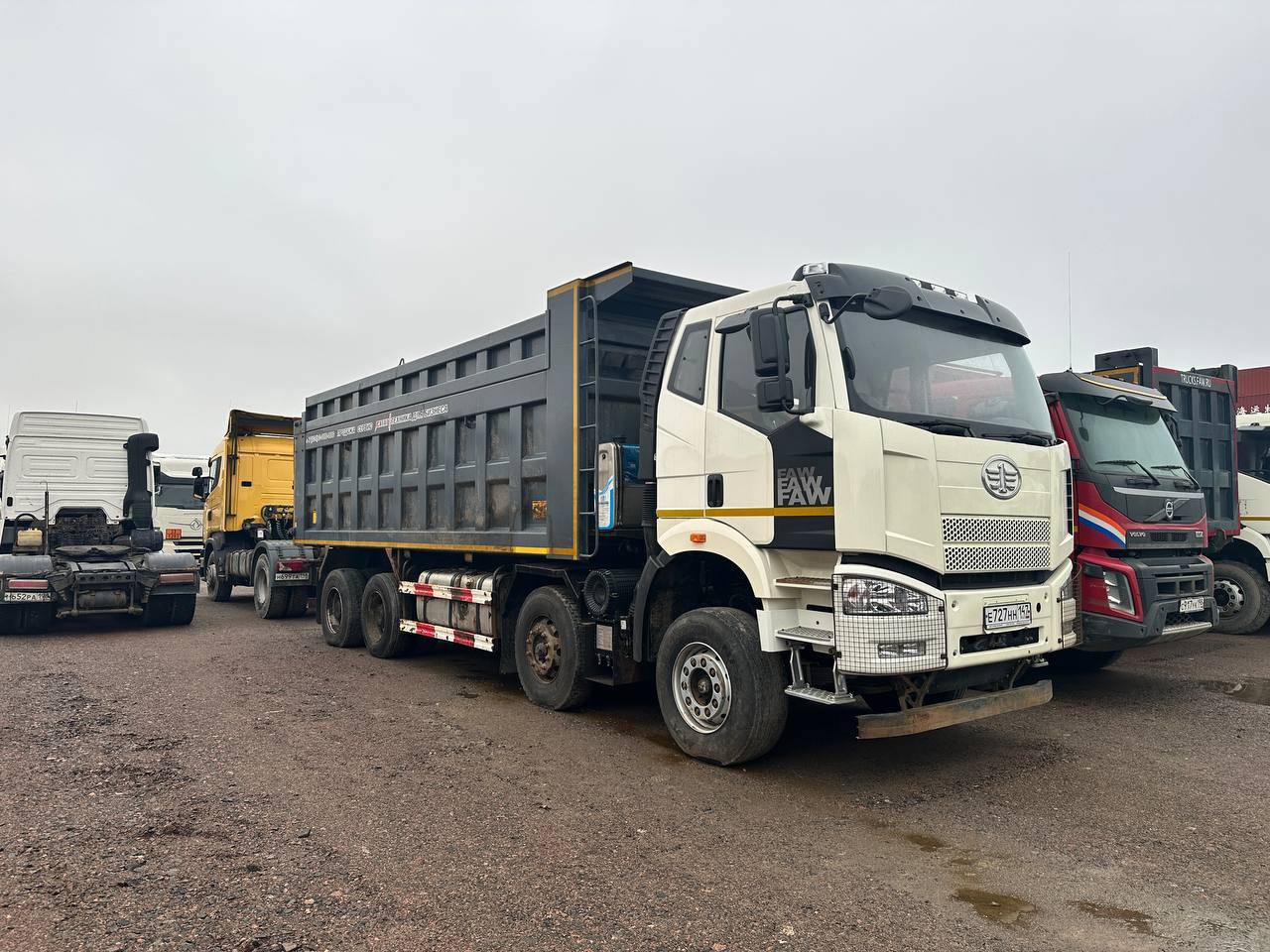 FAW CA3311P66K24T4E5 8х4,  71 643 км, 2023 года в лизинг