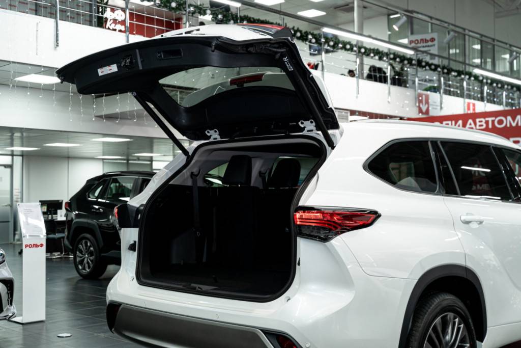 Toyota Highlander Premium 2.0 АКП