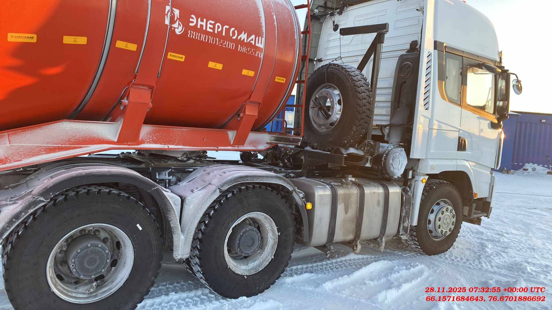 Shacman SX42584V324,  271 697 км, 2022 года в лизинг