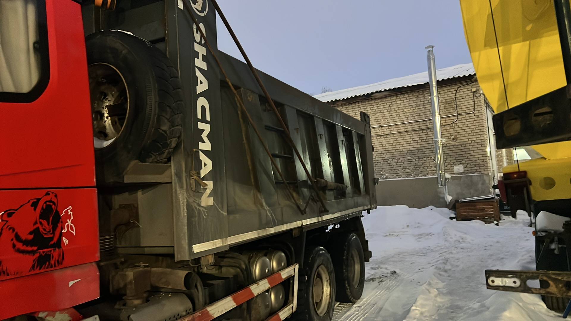 Shacman SX32586V384,  140 805 км, 2023 года в лизинг