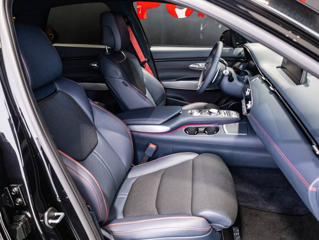 Genesis GV70 Supreme 2.5 T-GDI 8AT 4WD