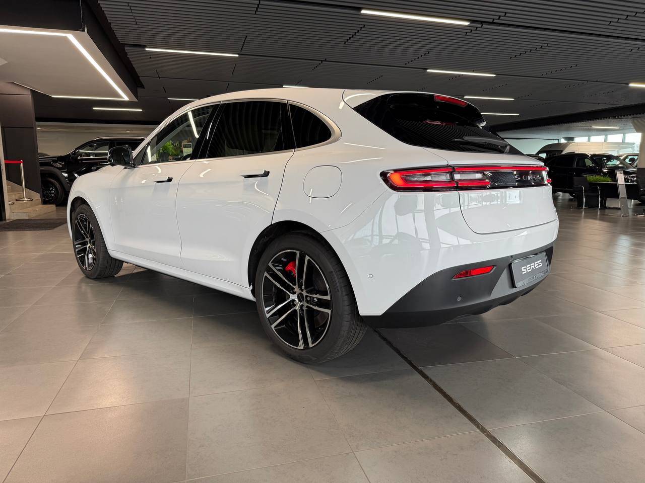 Seres M5 Premium 1.5hyb AT 4WD