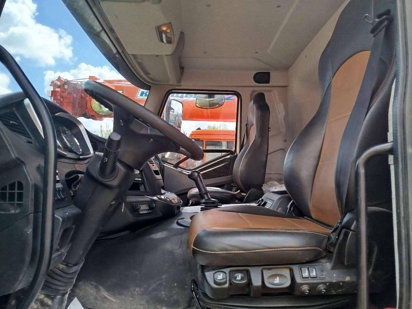 FAW CA3250P66K24L1TE5 6x6,  23 576 км, 2024 года в лизинг