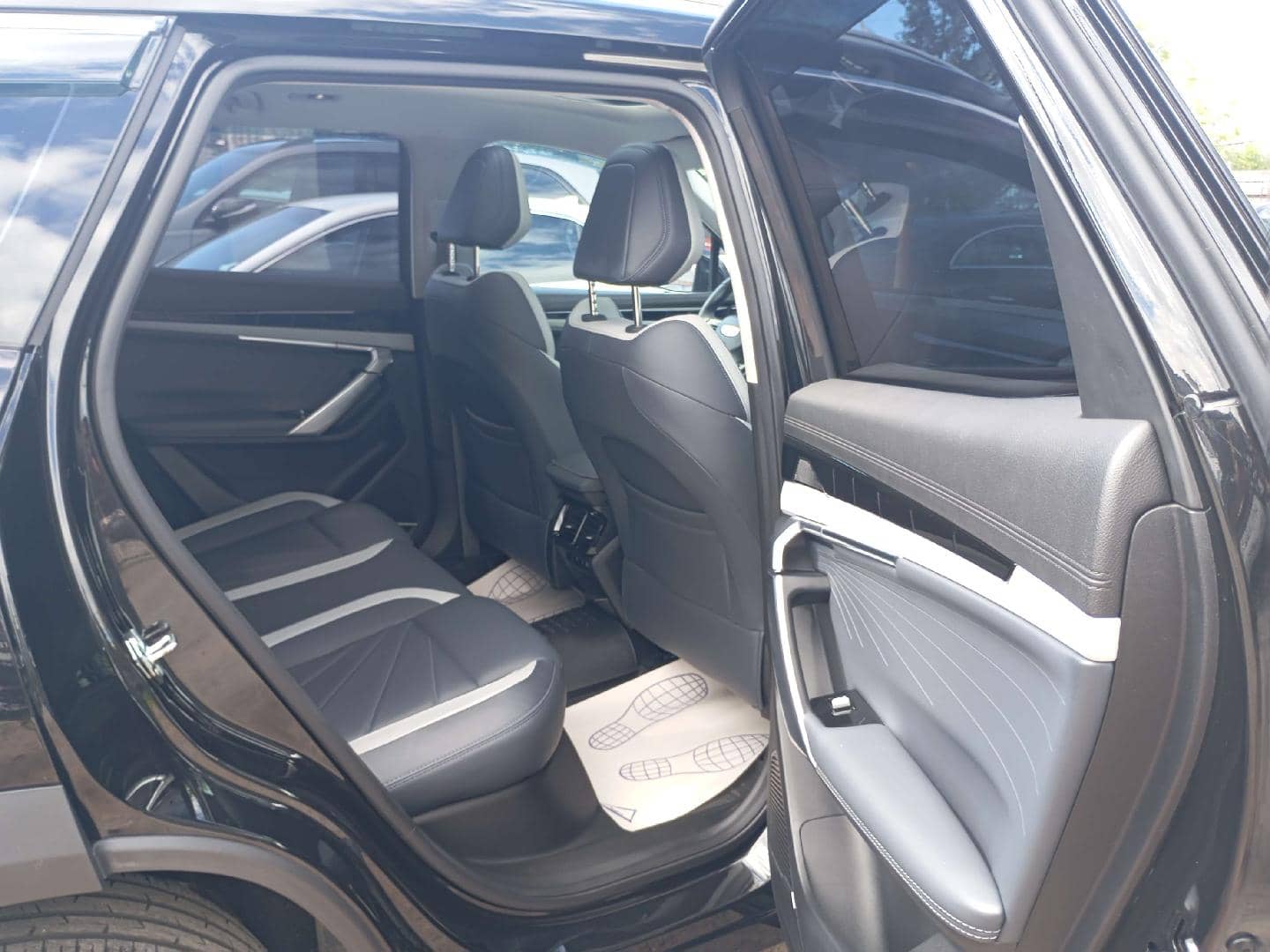 Geely Atlas,  15 937 км, 2024 года в лизинг