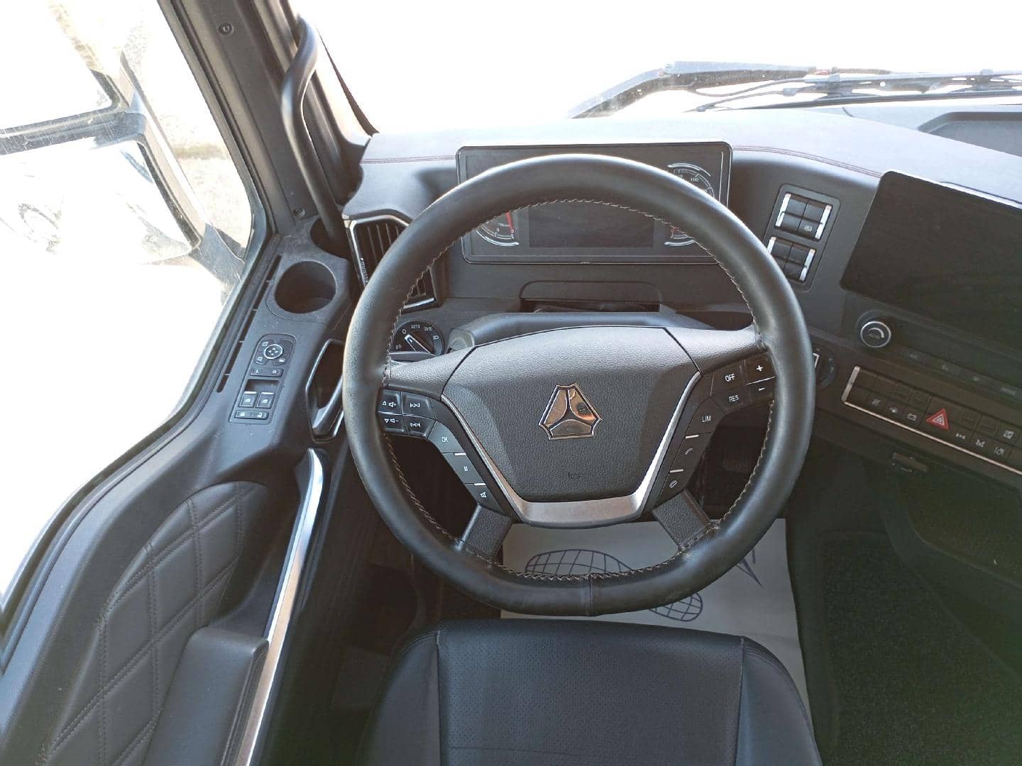 Sitrak C7H MAX ZZ4186V391HE,  328 128 км, 2023 года в лизинг