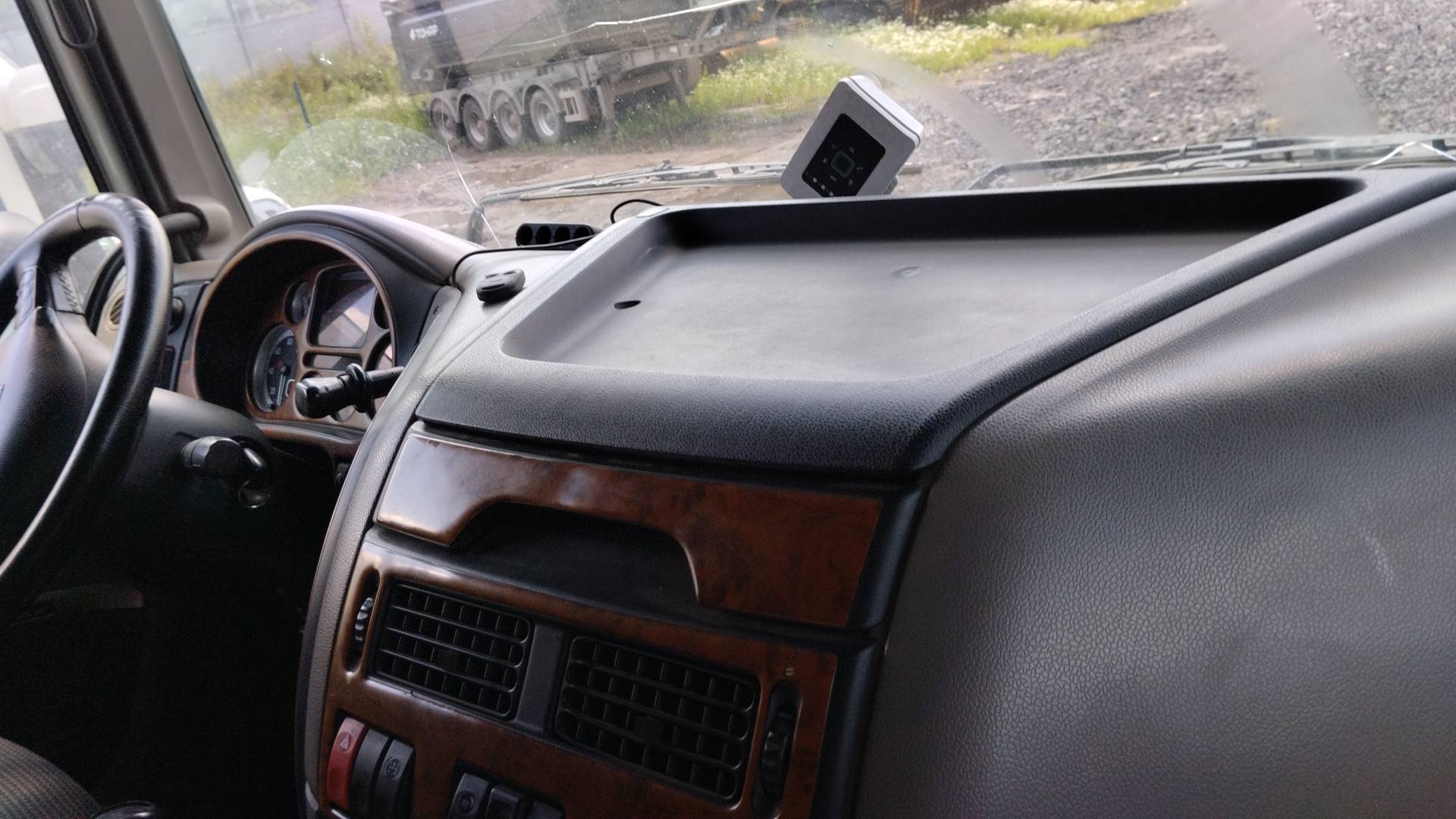 DAF XF105.460 FT 4x2 (Space Cab),  999 321 км, 2015 года в лизинг