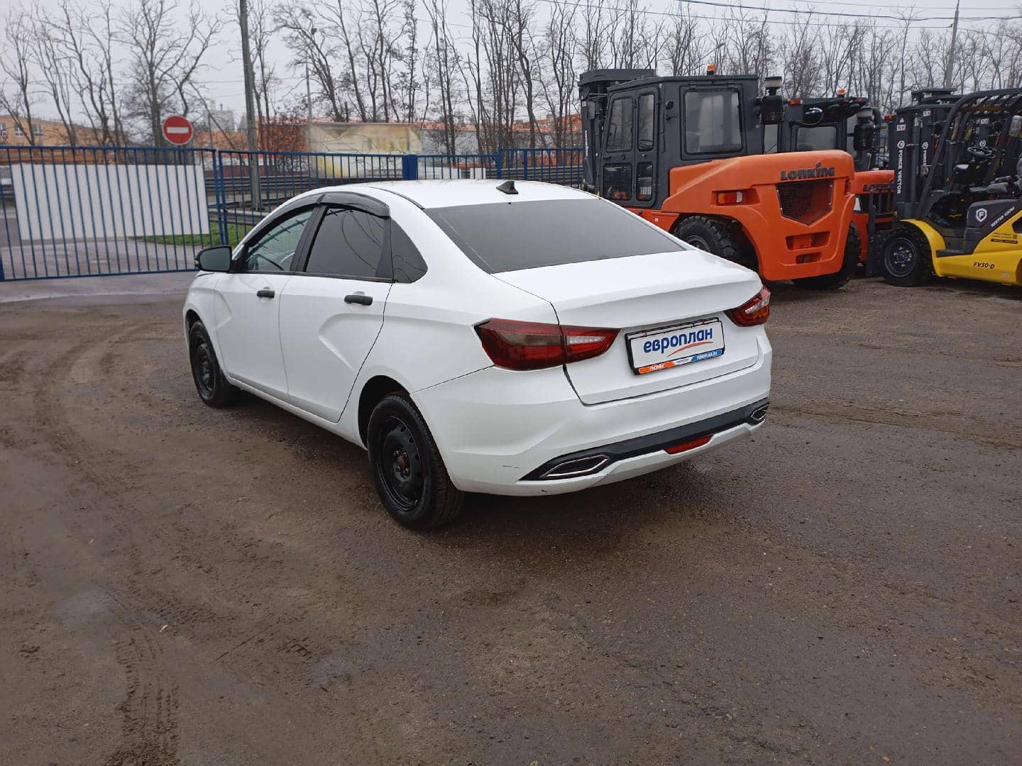 Lada Vesta седан,  69 042 км, 2023 года в лизинг