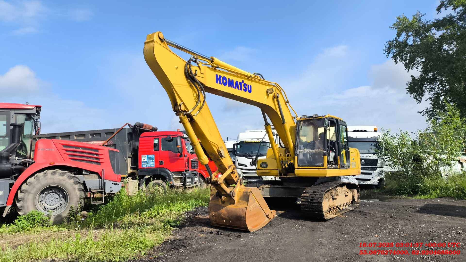 KOMATSU PC220-8MO