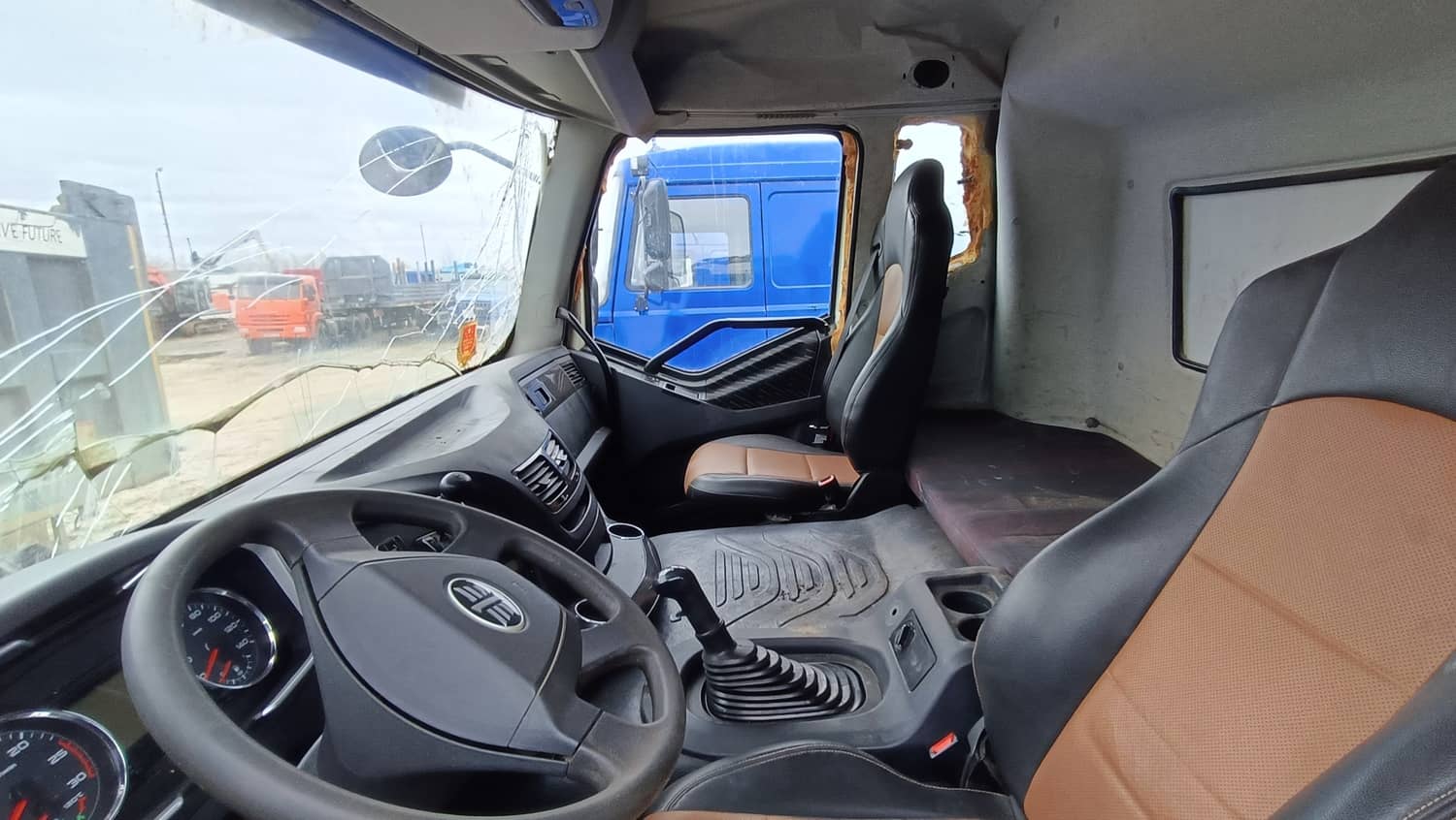 FAW CA3250P66K24L1TE5 6x6,  100 509 км, 2022 года в лизинг