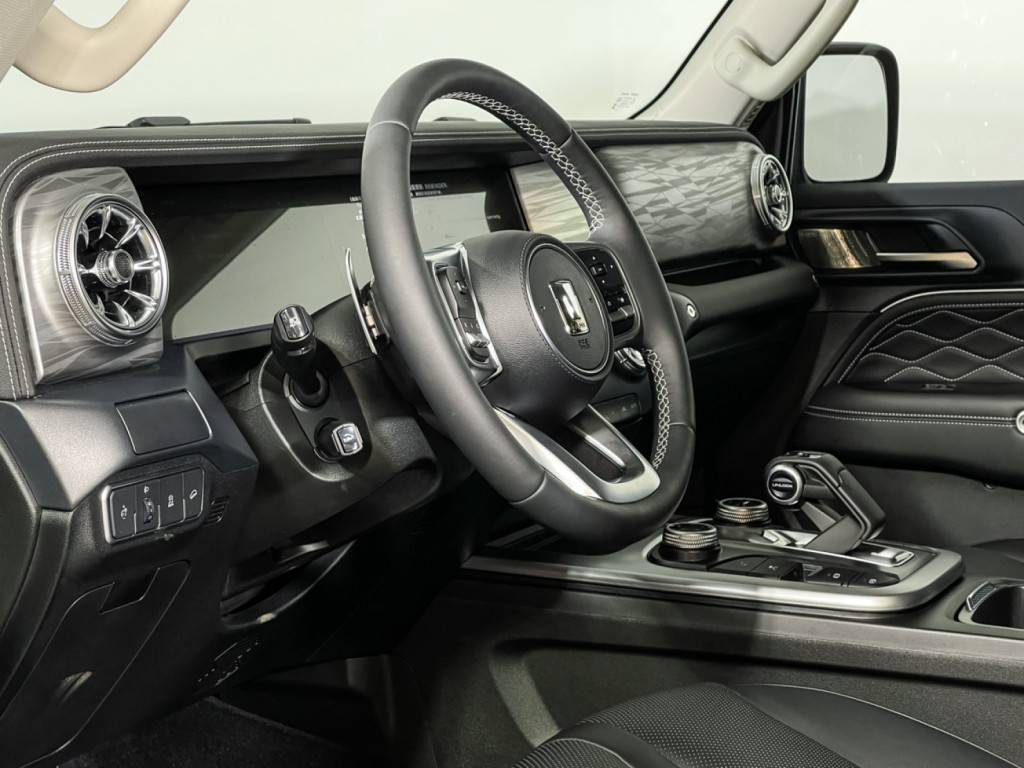 Tank 300 Premium 2.0 8AT 4WD