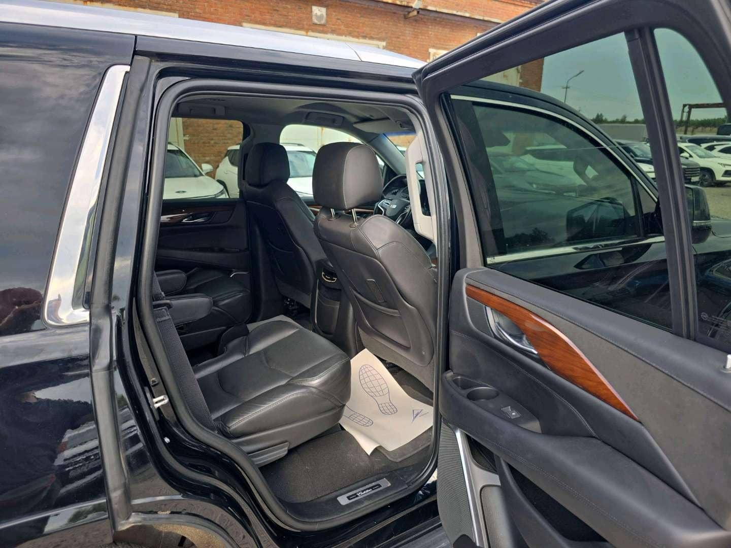 Cadillac Escalade,  85 993 км, 2019 года в лизинг