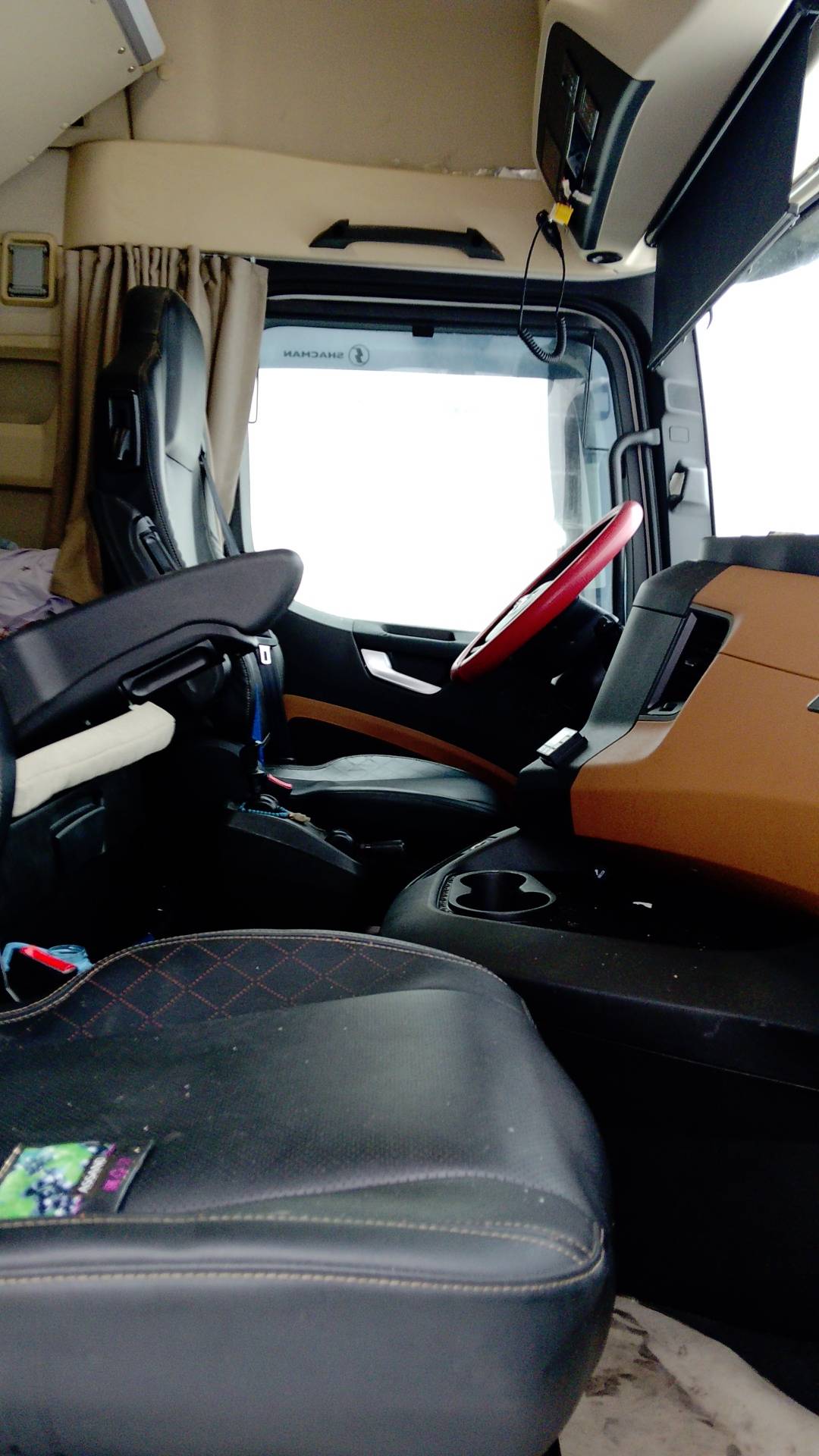 Shacman SX4188YY381,  584 054 км, 2024 года в лизинг