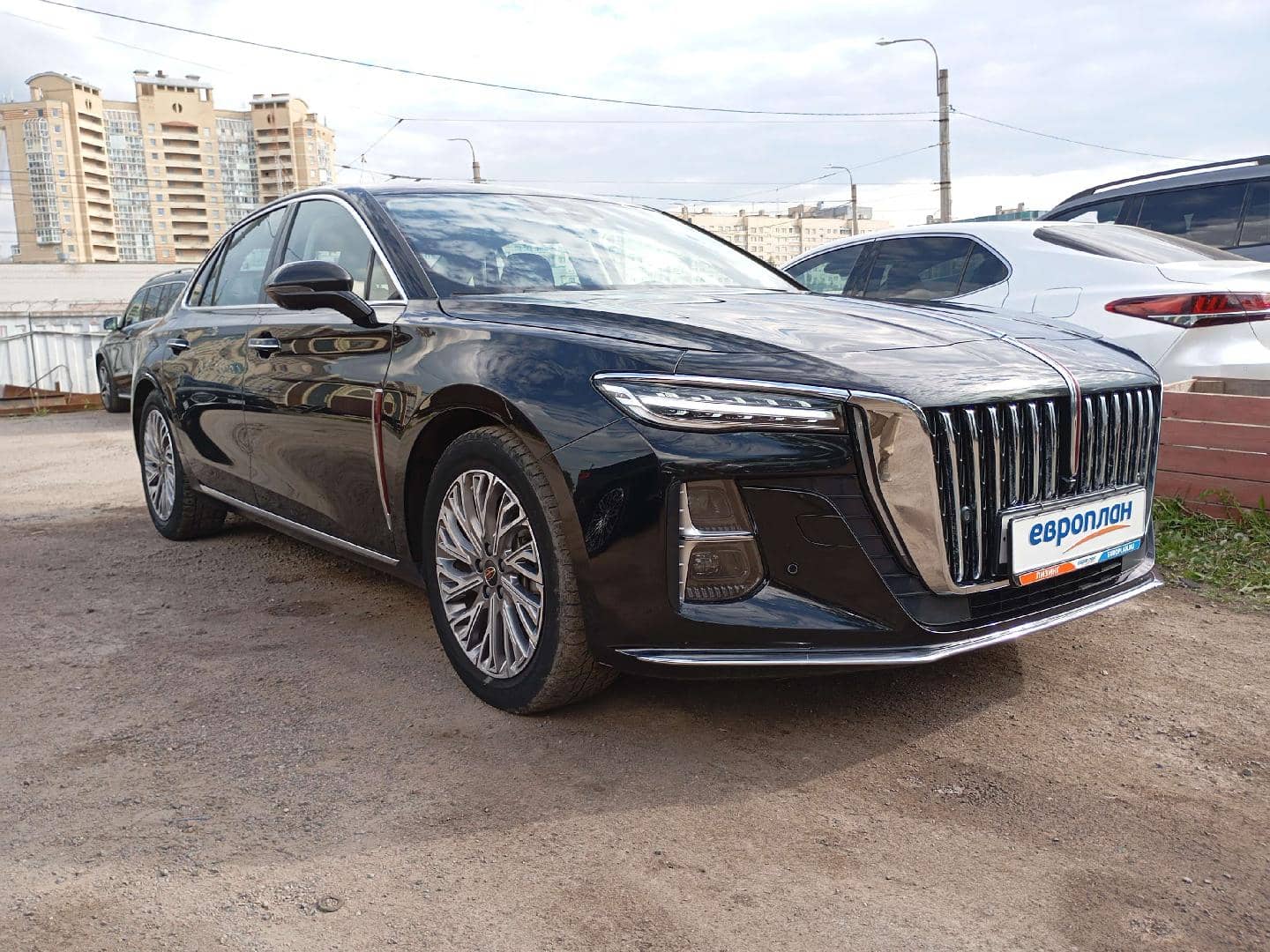 Hongqi H5,  106 935 км, 2024 года в лизинг