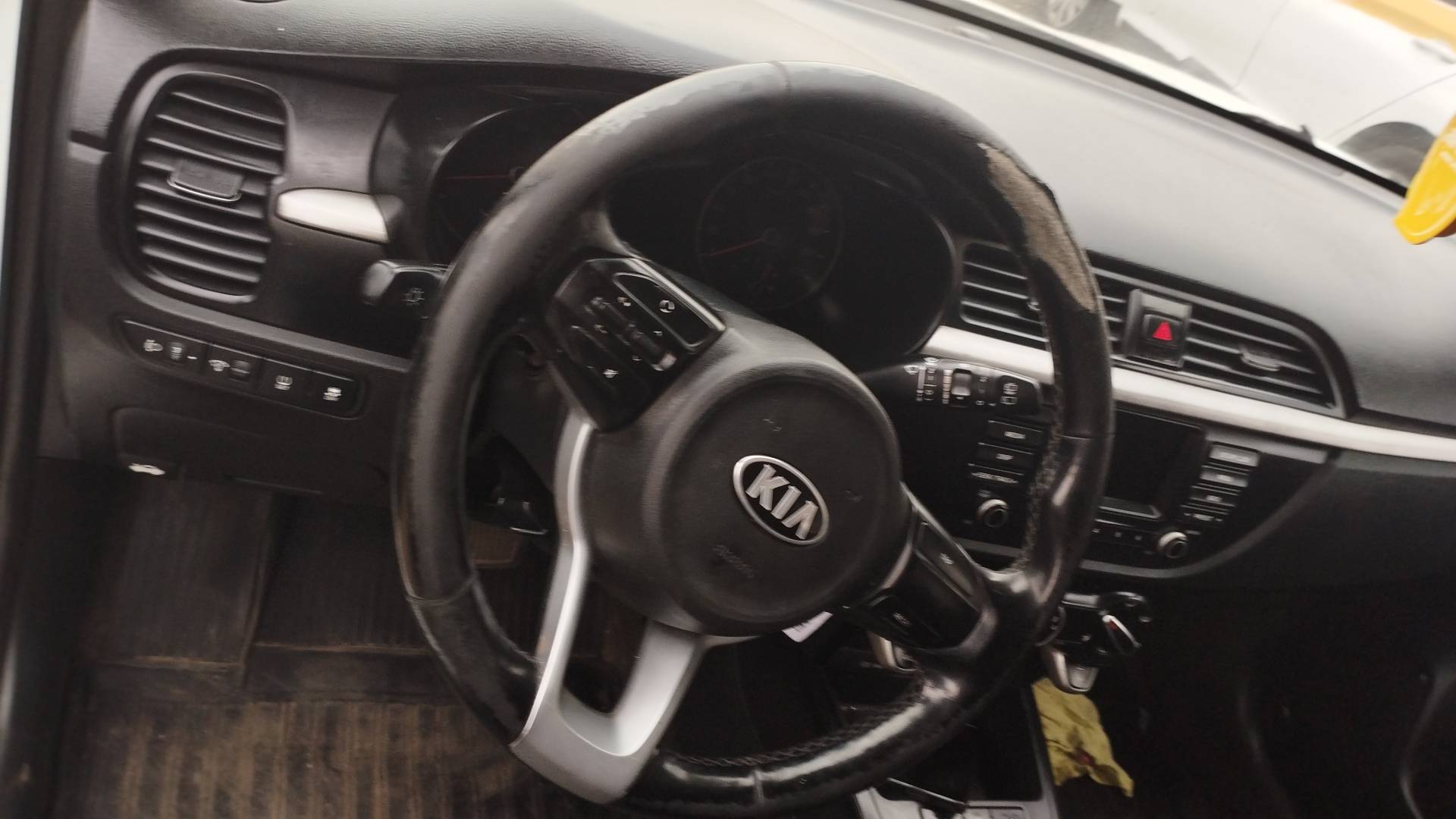 KIA Rio X-Line,  232 957 км, 2019 года в лизинг