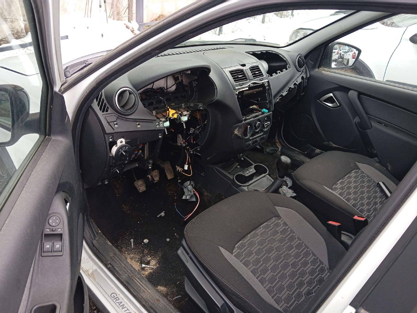 Lada Granta Кросс,  666 км, 2023 года в лизинг