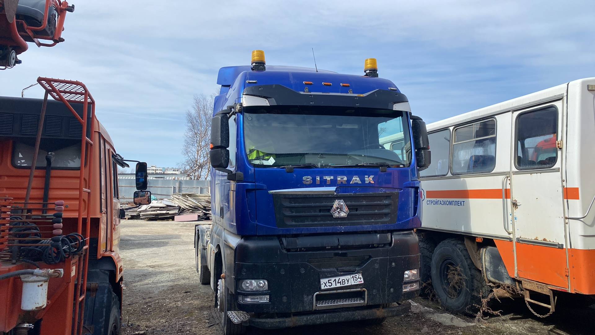 Sitrak С7Н 6×4 ZZ4256V364HE,  300 000 км, 2023 года в лизинг